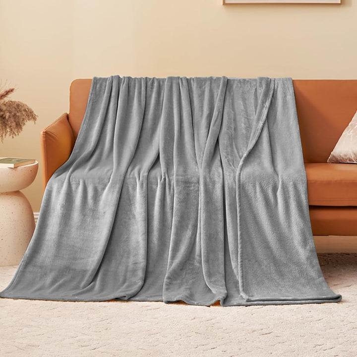Aisbo Cuddly Blanket Fluffy Blanket Grey - Fleece Blanket 150X200 Cm XL Warm Sofa Blanket, Cosy Living Blanket Light Grey Soft As Living Room Blanket Couch Blanket For Winter Paturi si Cuverturi Besuche den Aisbo-Store